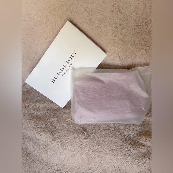 BURBERRY Beauty Limited Edition Large Military Red Nova Plaid Design Trousse - Picture 12 of 12